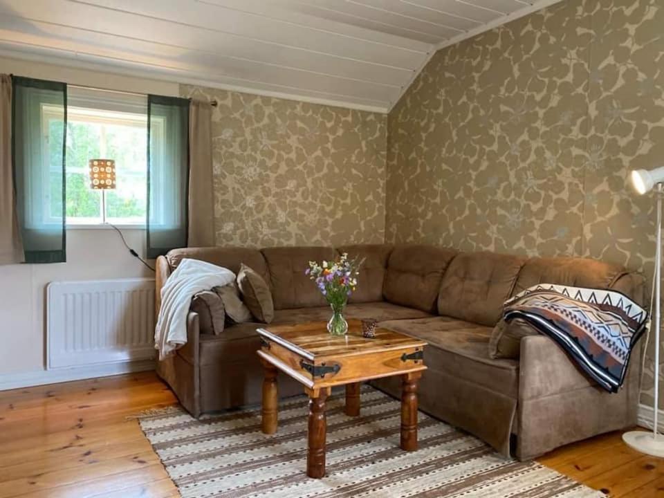 Kaellasens Stuguthyrning Sjotofta Bagian luar foto